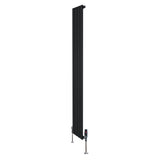 Radiador plano de coluna simples, 1800 mm x 280 mm, na cor preta, com design elegante e válvulas na base para instalação fácil