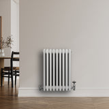 Radiador tradicional branco de 4 colunas, 600 x 425 mm, com acabamento liso e válvulas de metal, ideal para aquecimento interno