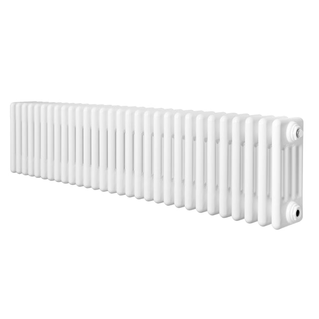 Radiador tradicional de 4 colunas em branco, com design longo e elegante, ideal para aquecer ambientes com eficiência e estilo
