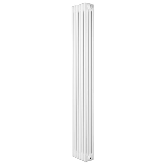 Radiador tradicional de 4 colunas em branco, com design vertical e superfície lisa, ideal para aquecimento eficiente em ambientes pequenos