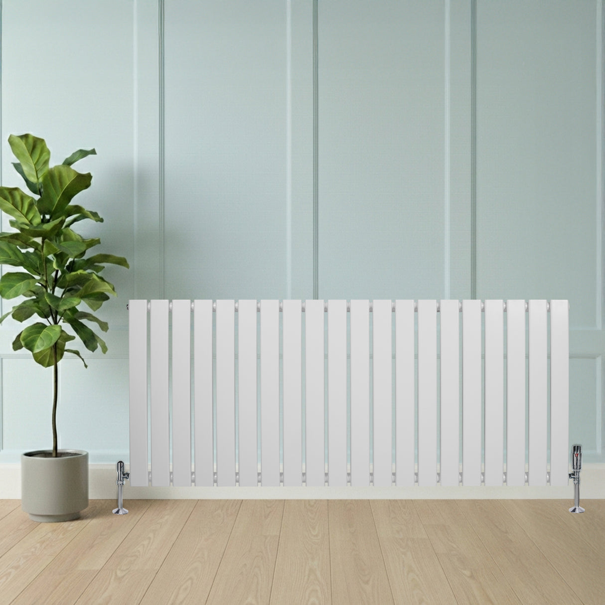 Radiador de coluna única branco de 600 mm x 1400 mm, com acabamento liso e pé de metal, posicionado ao lado de uma planta em vaso