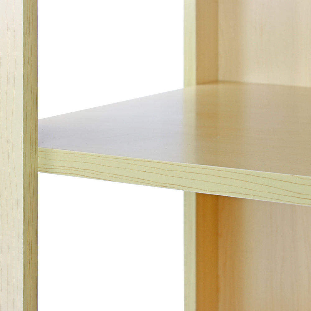 Balcão e expositor de varejo Fusion Maple em madeira clara, com prateleira lisa e acabamento suave, ideal para organização e exibição de produtos