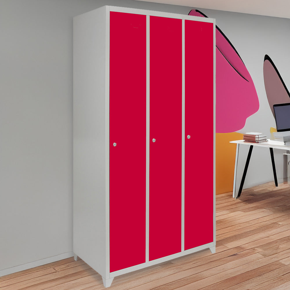 Armário de metal com três portas vermelhas, estrutura branca, acabamento liso e moderno, ideal para armazenamento em ambientes variados