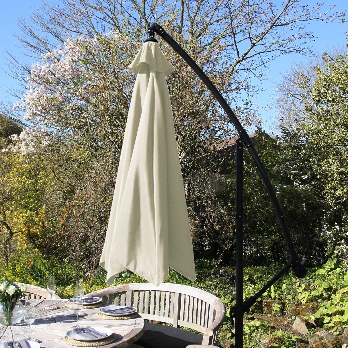 Guarda-chuva Cantilever Creme 3m com Mecanismo de Manivela e Capa Impermeá vel Gratuita